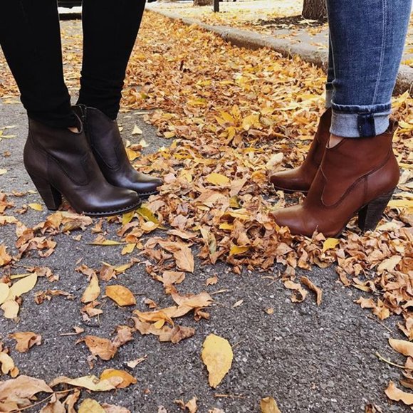 Frye Madeline Short Dark Brown Suede Zip Up Southwestern Heeled Pointy AnkleBoot - Picture 5 of 16